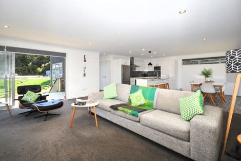 Photo of property in 5a Hobbs Road, Matakatia, Whangaparaoa, 0930