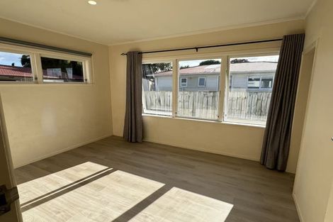 Photo of property in 21 Normandy Place, Henderson, Auckland, 0610