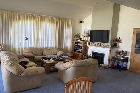 Photo of property in 19 George Gee Drive, Korokoro, Lower Hutt, 5012