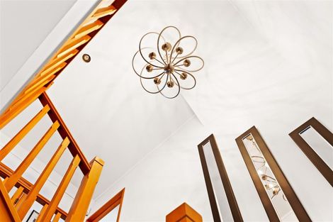 Photo of property in 124 Beach Road, Te Atatu Peninsula, Auckland, 0610