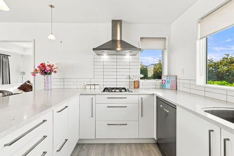 Photo of property in 4 Kilkivan Lane, Broomfield, Christchurch, 8042