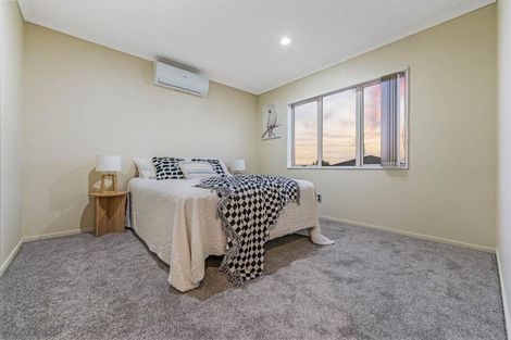Photo of property in 6 Magnolia Place, Flat Bush, Auckland, 2016
