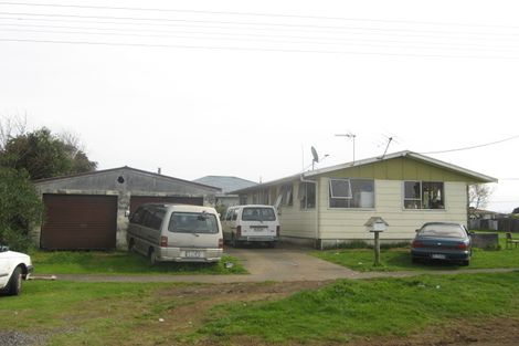 Photo of property in 35 Hutchins Street, Waitara, 4320