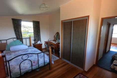 Photo of property in 107 Larnach Road, Vauxhall, Dunedin, 9013