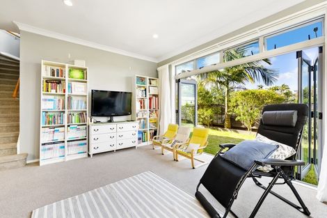 Photo of property in 7n Clearwater Cove, West Harbour, Auckland, 0618
