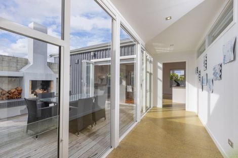 Photo of property in 31 Tohora Crescent, Omaha, 0986