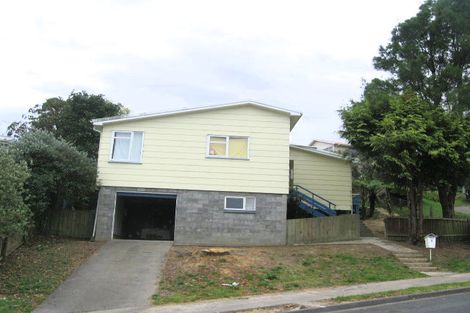 Photo of property in 5 Snowberry Grove, Timberlea, Upper Hutt, 5018