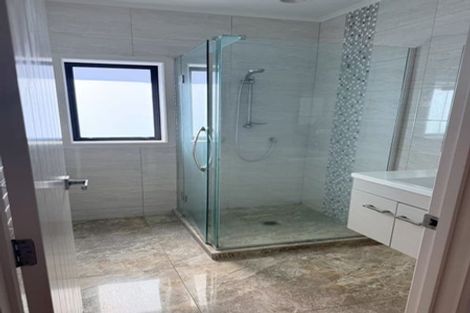 Photo of property in 11 Lake Pupuke Drive, Takapuna, Auckland, 0622