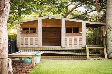 Photo of property in 11a Woodfern Crescent, Titirangi, Auckland, 0604