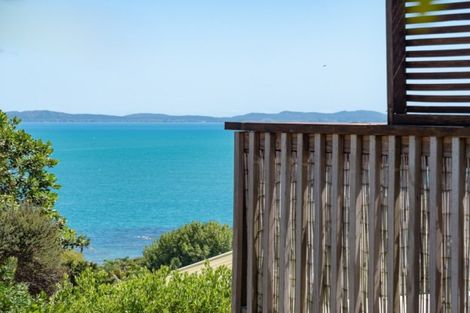 Photo of property in 11 Nancy Wake Place, Cable Bay, 0420