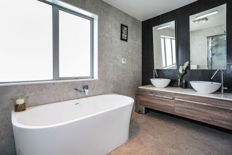 Photo of property in 293 Harbourside Drive, Karaka, Papakura, 2113