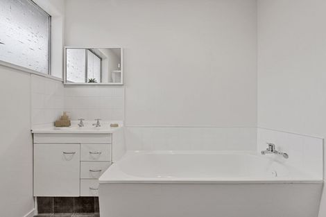 Photo of property in 76a Englefield Road, Northwood, Christchurch, 8051