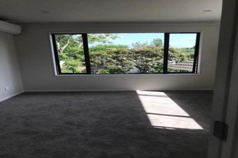 Photo of property in 3 Sunward Rise, Glenfield, Auckland, 0629