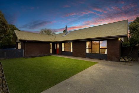 Photo of property in 21 Coates Place, Rangiora, 7400