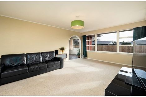 Photo of property in 24 Clipper Place, Redwood, Christchurch, 8051