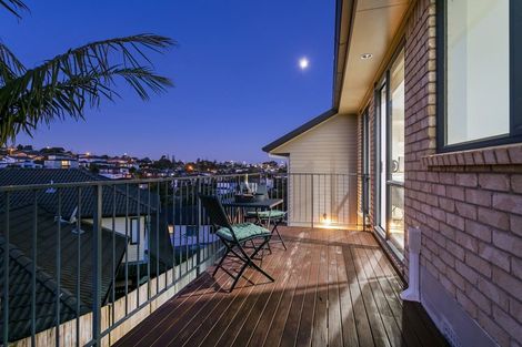 Photo of property in 23 Trotting Terrace, Fairview Heights, Auckland, 0632