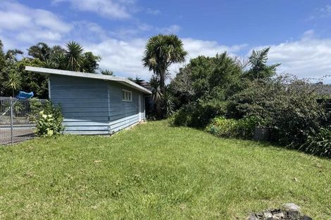 Photo of property in 20 Tawhana Crescent, Red Beach, 0932