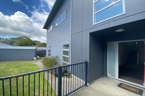 Photo of property in 10 Glenside Road, Glenside, Wellington, 6037