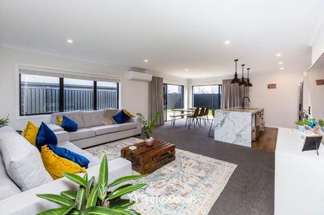 Photo of property in 18 Castletown Street, Wallaceville, Upper Hutt, 5018