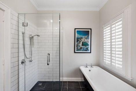 Photo of property in 16 Reynolds Road, Havelock North, 4130