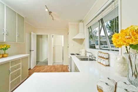 Photo of property in 2/12 Datura Place, Sunnynook, Auckland, 0620