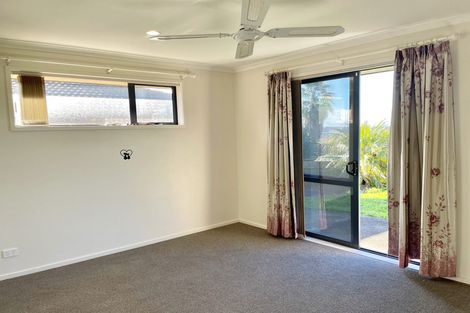 Photo of property in 1 Summerland Drive, Henderson, Auckland, 0612
