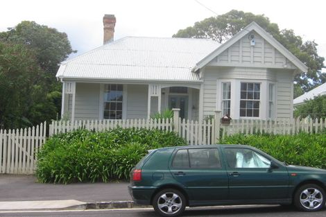 Photo of property in 28 Hastings Parade, Devonport, Auckland, 0624