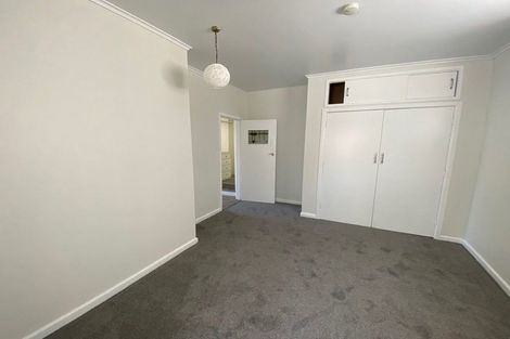 Photo of property in 28 Shakespeare Road, Bluff Hill, Napier, 4110