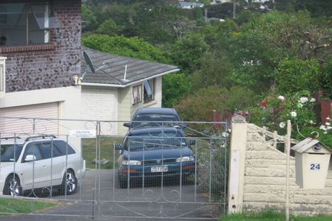 Photo of property in 24 Mayfield Road, Glenfield, Auckland, 0629