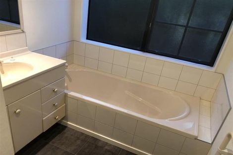 Photo of property in 11 Greenough Place, Rototuna, Hamilton, 3210