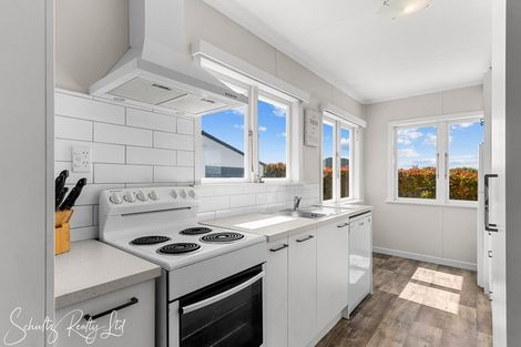 Photo of property in 20 Bickerstaffe Road, Maungaturoto, 0520