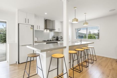 Photo of property in 19 Penton Road, Stanmore Bay, Whangaparaoa, 0932