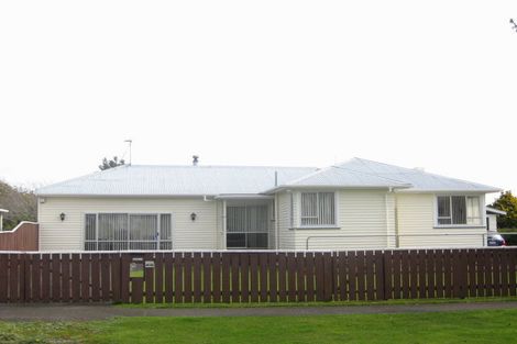 Photo of property in 41 Hutchins Street, Waitara, 4320