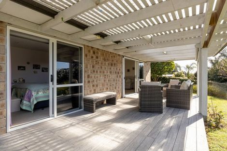 Photo of property in 15 Parkland Rise, Omokoroa, 3114