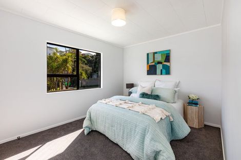 Photo of property in 62 Gloaming Hill, Titahi Bay, Porirua, 5022