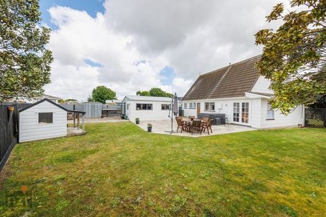 Photo of property in 22 Lyndale Place, Kelvin Grove, Palmerston North, 4414