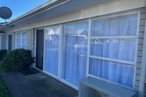 Photo of property in 2/6 Clevedon Road, Papakura, 2110