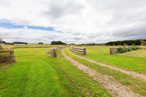 Photo of property in 220 Cowper Road, Dannevirke, 4976