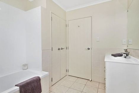 Photo of property in 12 Derg Place, East Tamaki, Auckland, 2013