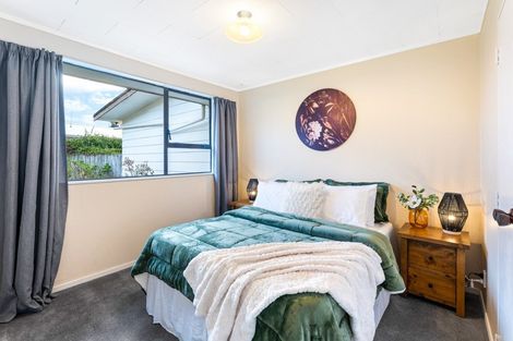Photo of property in 14b Crystal Grove, Birchville, Upper Hutt, 5018