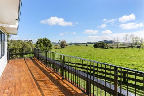 Photo of property in 14 Brewster Road, Pukekawa, Tuakau, 2696