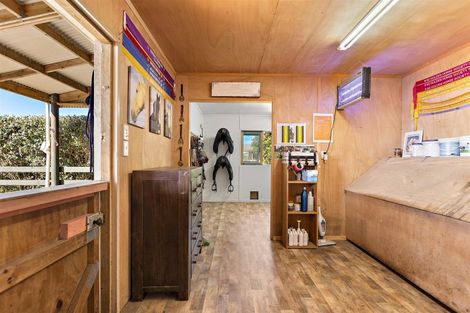 Photo of property in 135b Hutchinson Road, Helensville, 0875