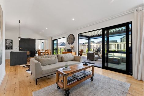 Photo of property in 8 Tiaki Lane, Matakana, 0985