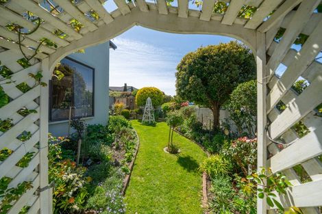 Photo of property in 158 Westchester Drive, Churton Park, Wellington, 6037