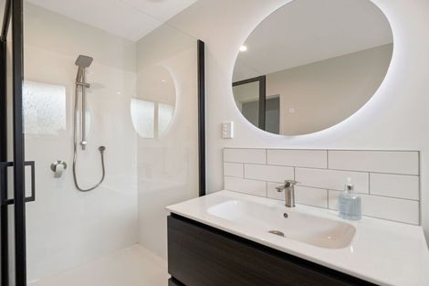 Photo of property in 50 Bowen Street, Cambridge, 3434