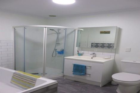 Photo of property in 30 Sea View Road, Baylys Beach, Dargaville, 0377