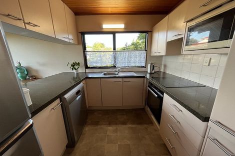 Photo of property in 3 Malters Place, Browns Bay, Auckland, 0630