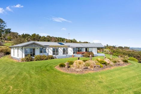 Photo of property in 601 Cable Bay Block Road, Cable Bay, 0420