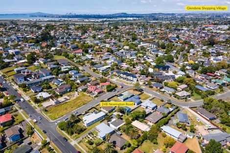 Photo of property in 2/24 Newington Road, Henderson, Auckland, 0612