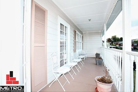 Photo of property in 20 Longbill Place, Glendene, Auckland, 0602